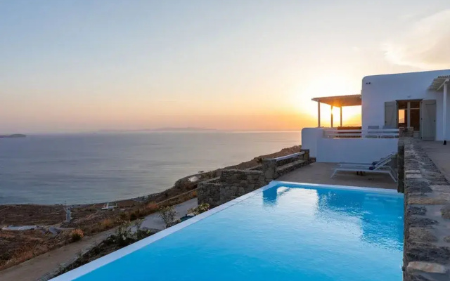 Renovated Luxury Oceanview Villa With Pool in Mykonos