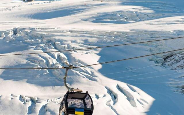 GRAND your home with common kitchens with self check-in