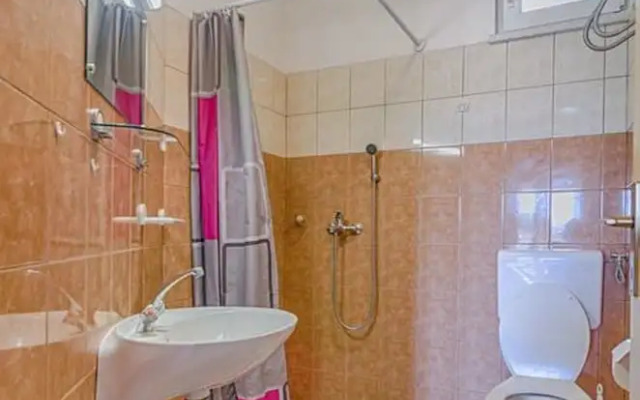 Comfort Pool Apartments