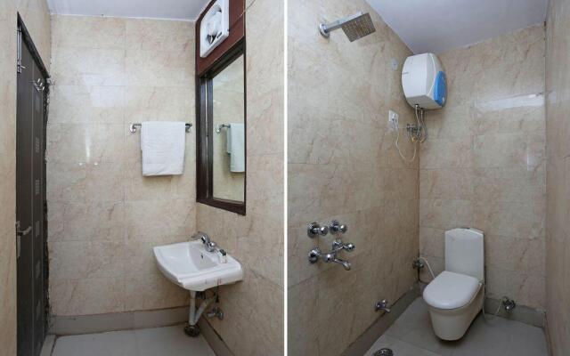 OYO 9042 Hotel BalaG