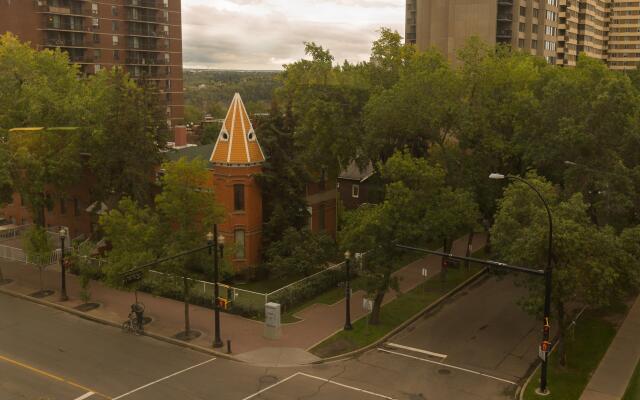 Holiday Inn Express Edmonton Downtown by IHG