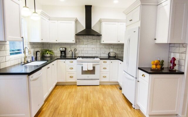 Chateau Monroe - Above The Clouds