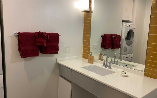 Peachy 1Br Apt | Great Value | Downtown Dallas