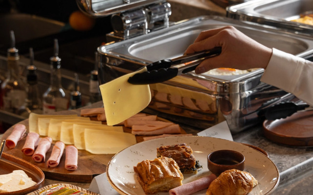 Unedo All Seasons Hotel