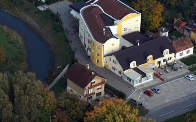 Hotel Villa Valpovo