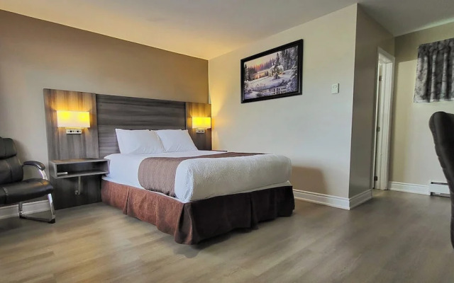Maple Leaf Inn & Suites