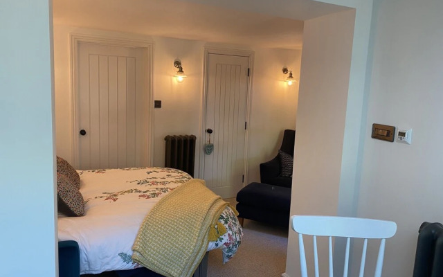 The Crooked Gate - Luxury Romantic Getaway