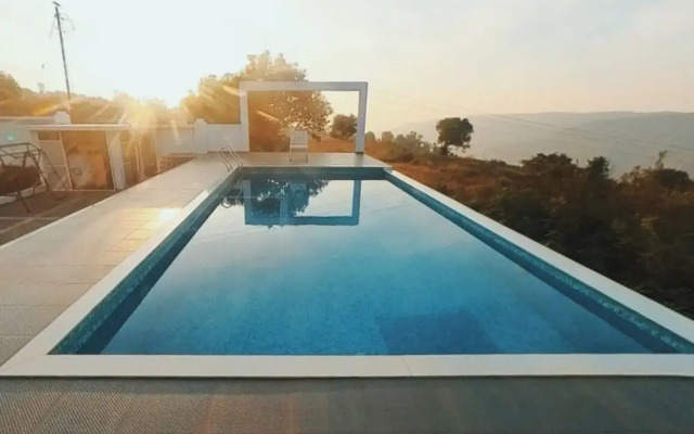 Emerald Villa