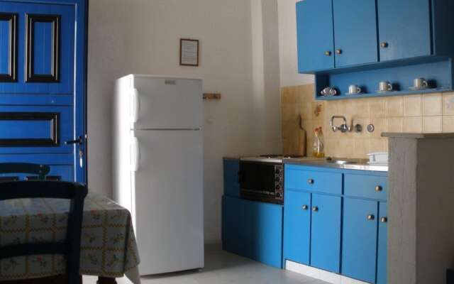 Eleni's Apartments