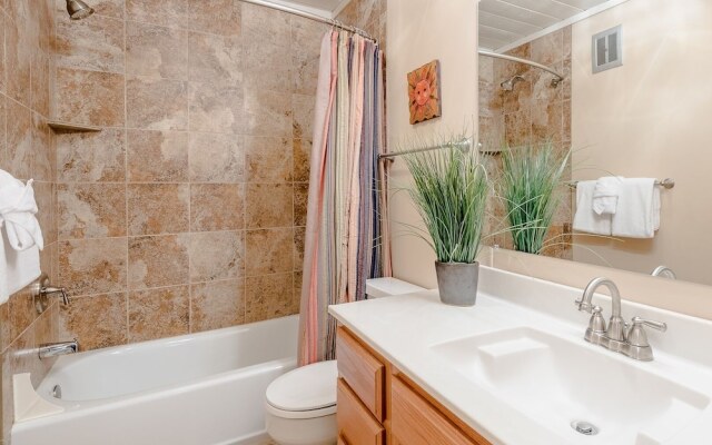 Atelier 1045 - 2 Br Condo