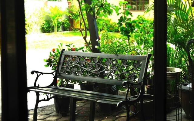 Antonio's Apartelle & Suites