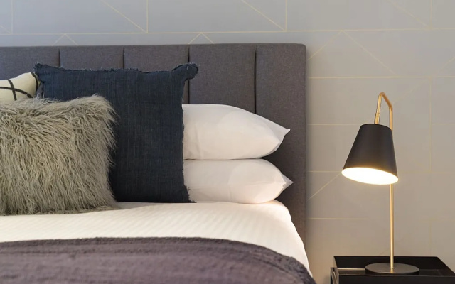 Central 1-bedroom Apartment With City Views – Guest Rooms – Sydney