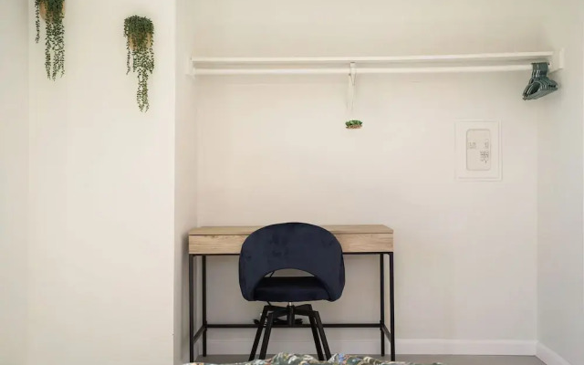 Cozy 2BR Mountain View Private Deck