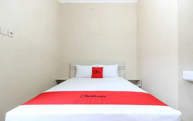 Formerly RedDoorz near Balekambang City Park