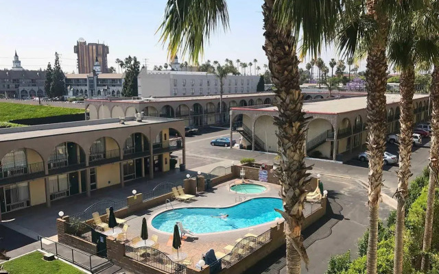 Kings Inn Anaheim at the Park & Convention Center