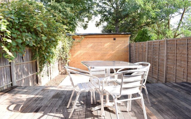 Stylish 3 Bedroom Apartment in Central Balham