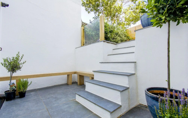 Buckingham Patio Apartment Central by Brighton Holiday Lets
