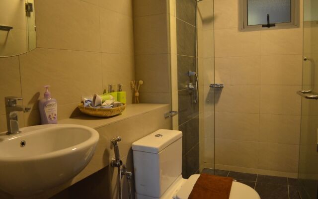 Elegant Living At loft Imago KK