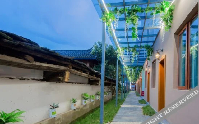 Yuehu Boutique Hotel