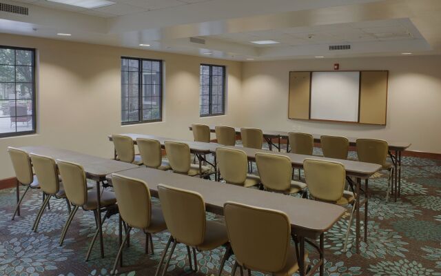 Staybridge Suites Fayetteville/Univ Of Arkansas by IHG