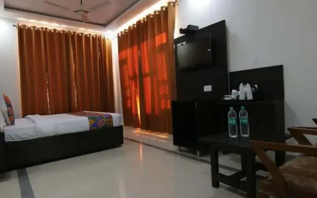 Hotel Raja's Palace