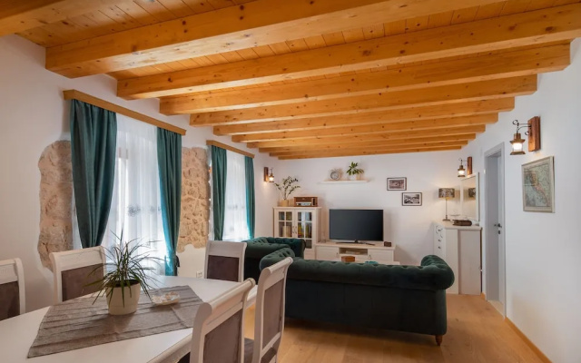 Rustic luxury villa Fulmin