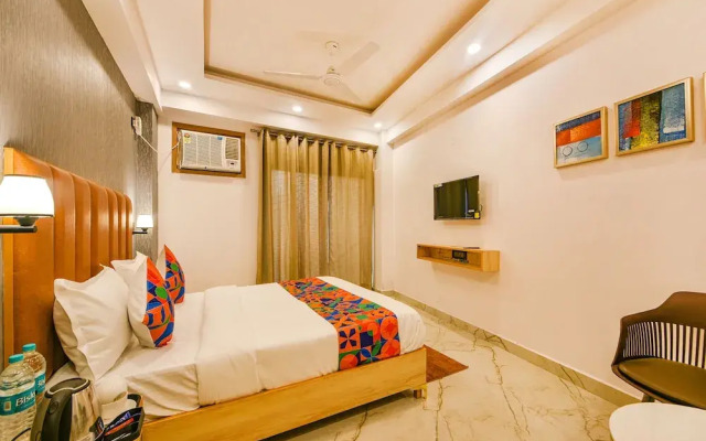 Fabhotel Tree House