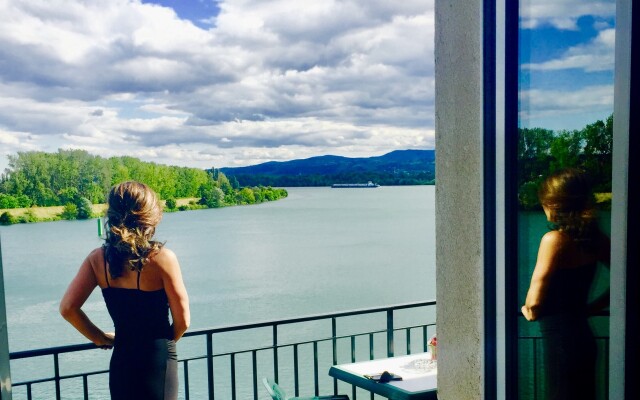 Le Beau Rivage