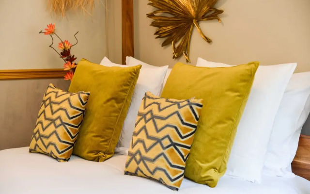 The Majestic Garden Suite