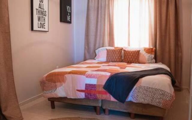 Lovely 2-bedroom apartment in Downtown, Otrobanda