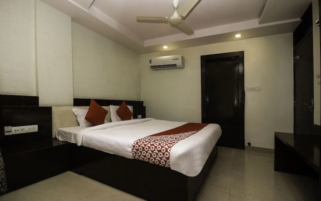 OYO 15424 Hotel Galaxy Palace