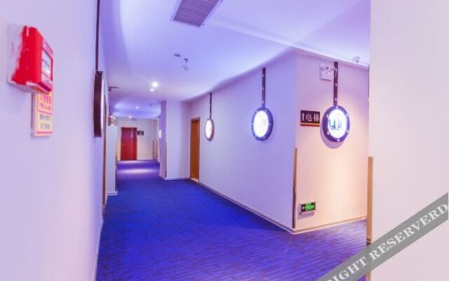 Super 8 Hotel