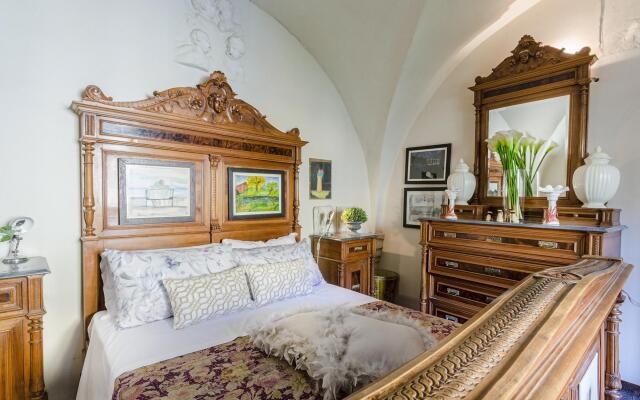 Casa Blanc in Lucca With 1 Bedrooms and 1 Bathrooms