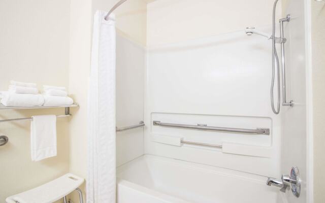 Super 8 By Wyndham Radford Va