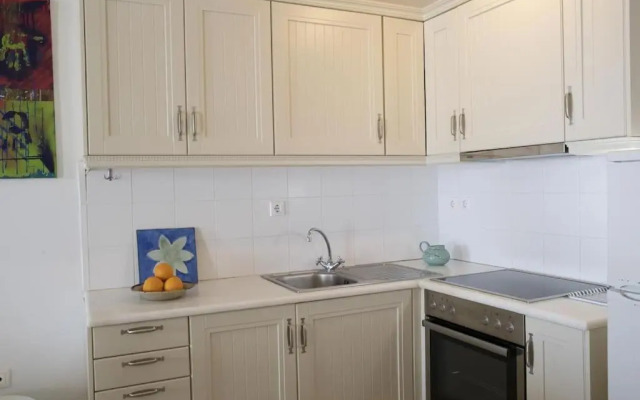 Beachfront 2br apartment - Free parking