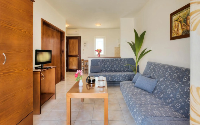 Corali Hotel