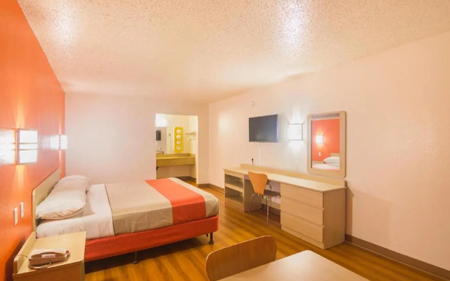 Motel 6 Bremerton, WA