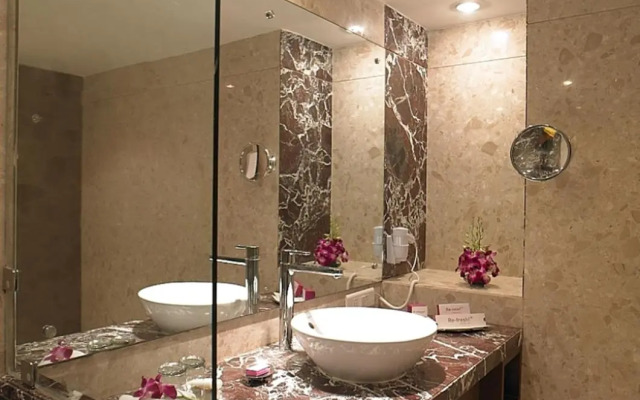 Royal Orchid Central Grazia