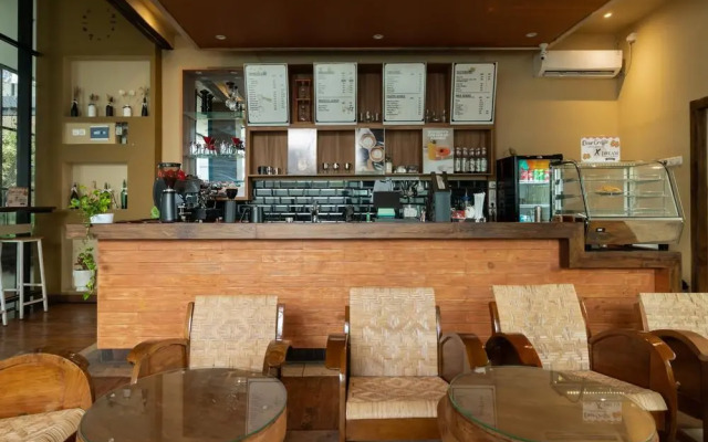 Oyo 90339 Evenciio Apartment