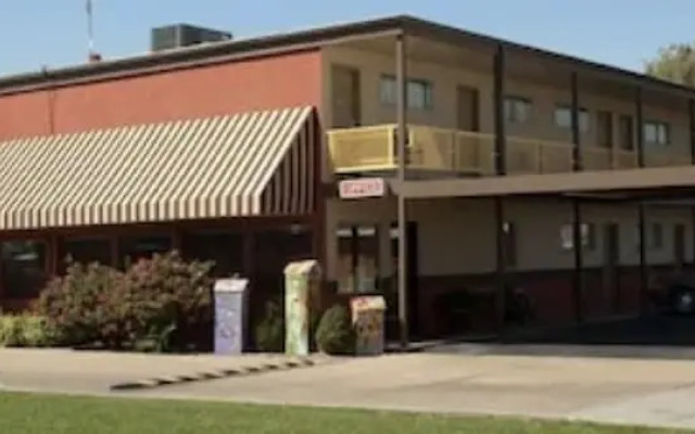 Big Bend Traveler's Inn