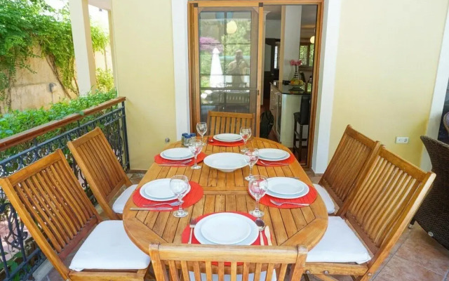 Villa Dolphin