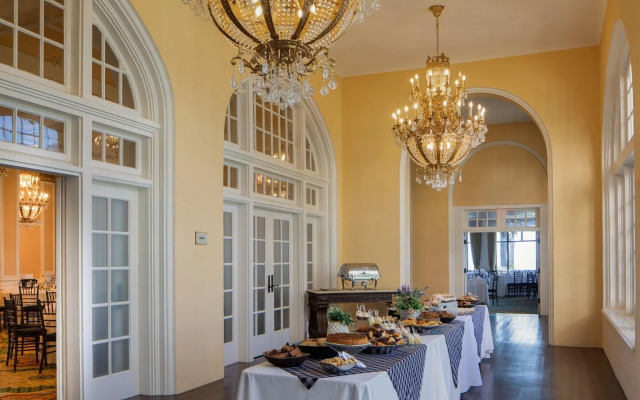 Grand Galvez Resort, Autograph Collection