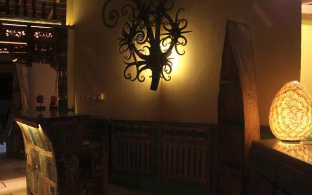 Tree House Lodge