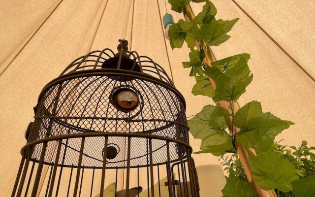 The Paddock Glamping - Clover 2