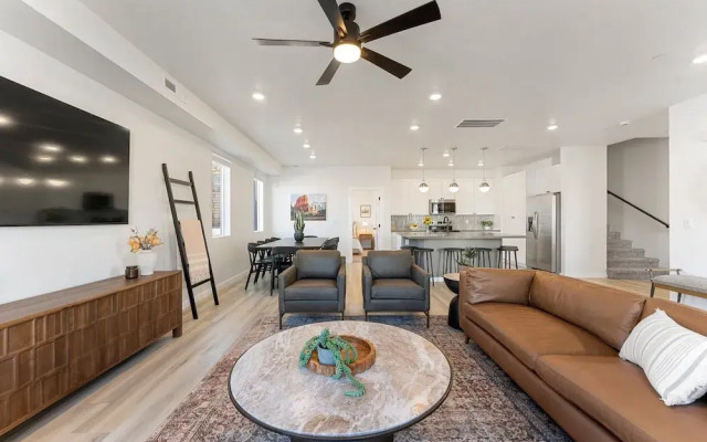 Sand Cove Retreat 5 Bedroom Townhouse