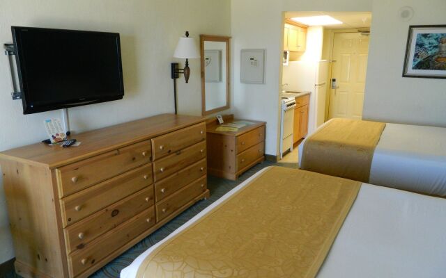 Tropical Winds Oceanfront Hotel