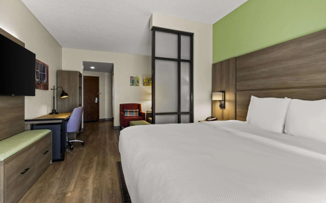 Comfort Suites Charleston West Ashley
