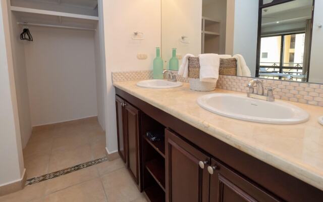 Encantada Luxury Condo J3
