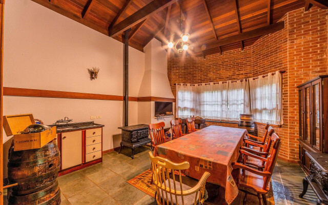 Bela casa estilo chalé em Canela RCF160