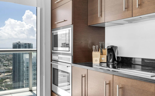 Icon Brickell Downtown W Miami Suites